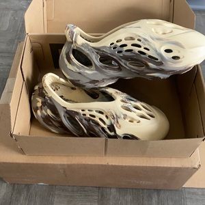 Yeezy Foam Runner Clay Cream MX